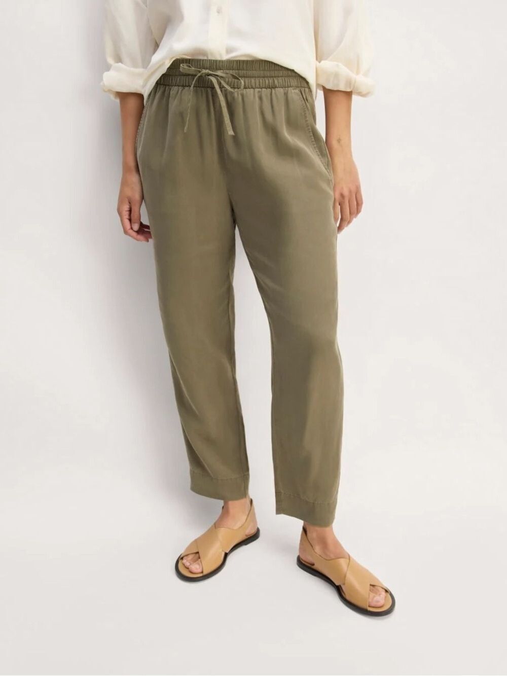 Everlane The Tapered Pant In Butterlite Size Large Kalamata Green